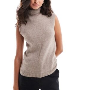 Abercrombie & Fitch Mock Neck Knitted Vest